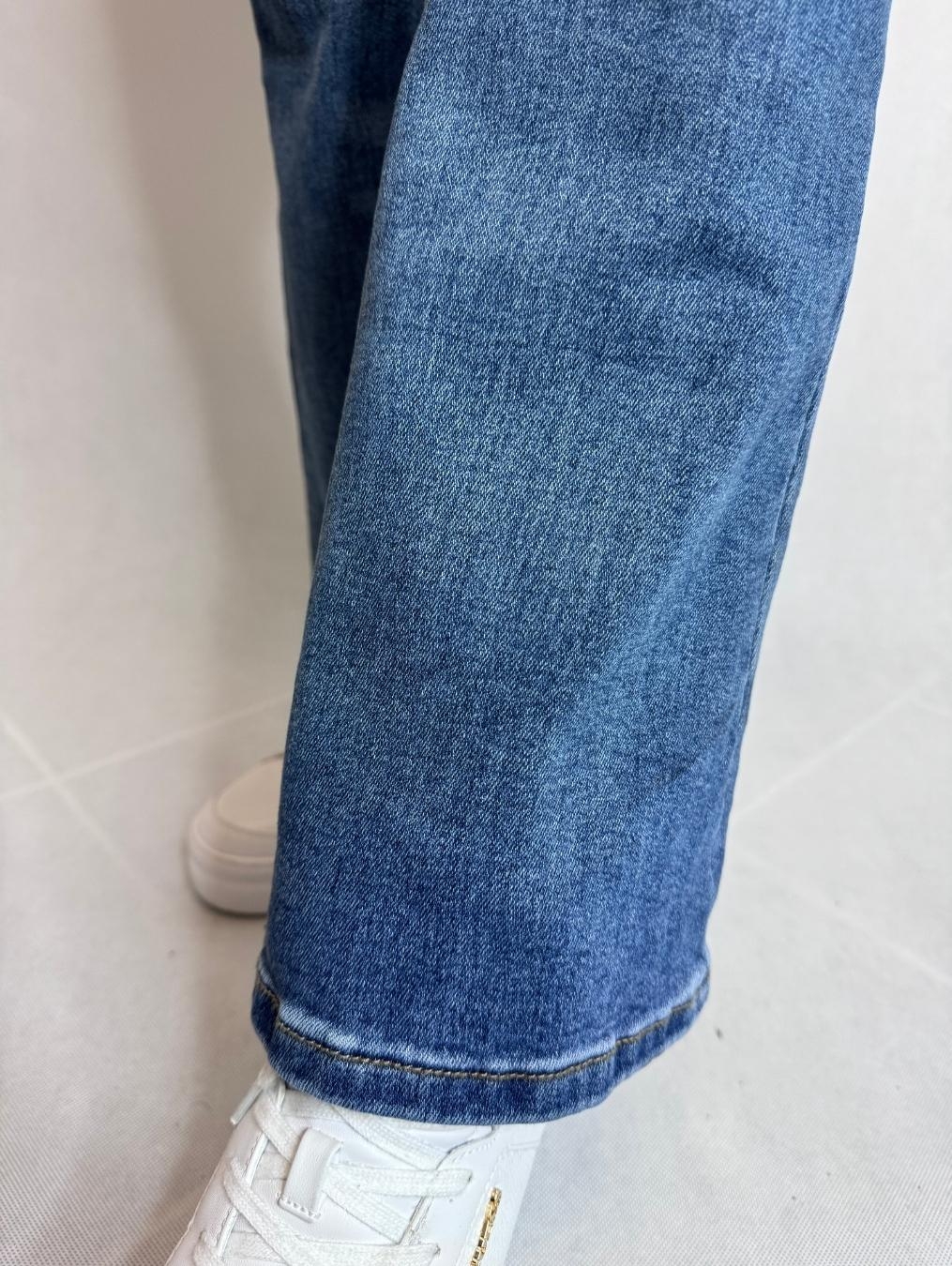 Jeansy push-up rozszerzana nogawka LX135-J