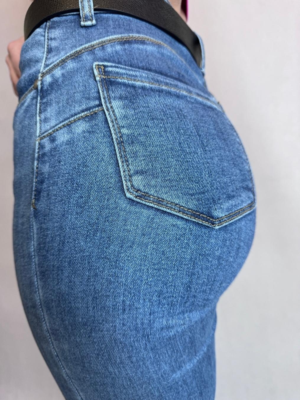 Jeansy push-up rozszerzana nogawka LX135-J