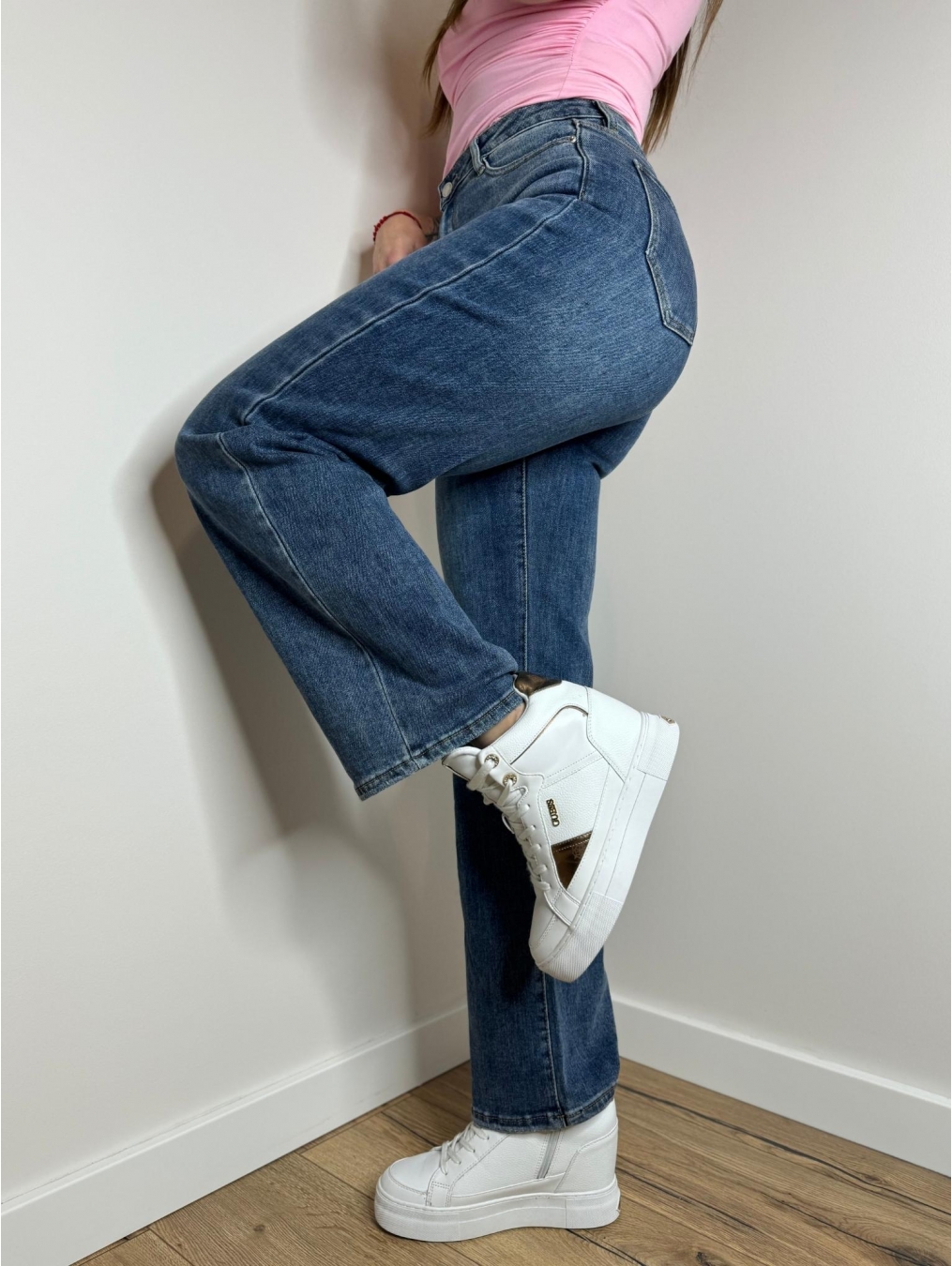 Jeansy rozszerzana nogawka GABI