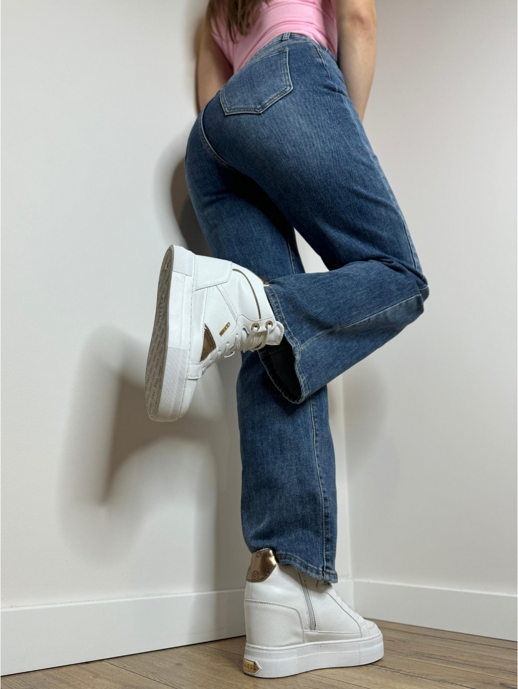 Jeansy rozszerzana nogawka GABI