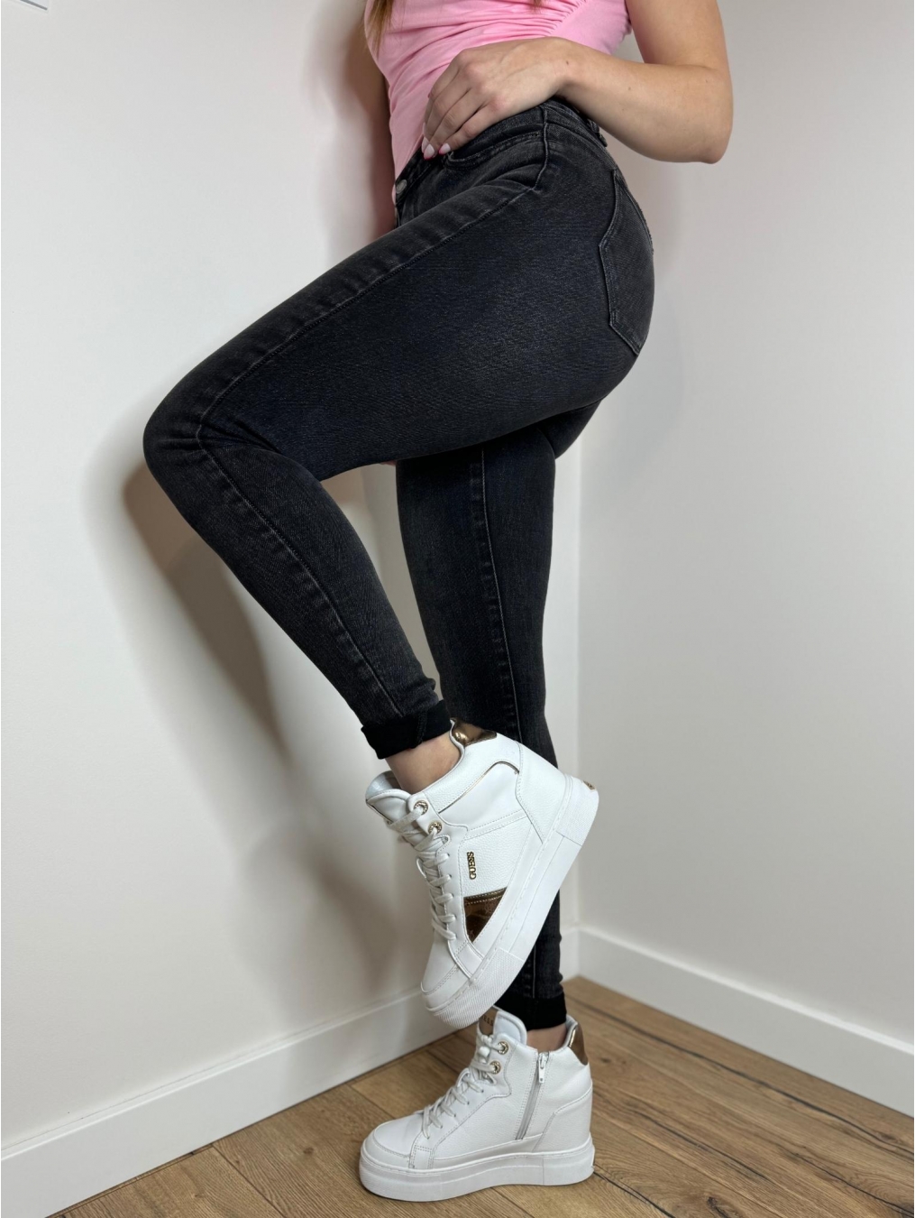 Jeansy z pojaśnieniami KALYA