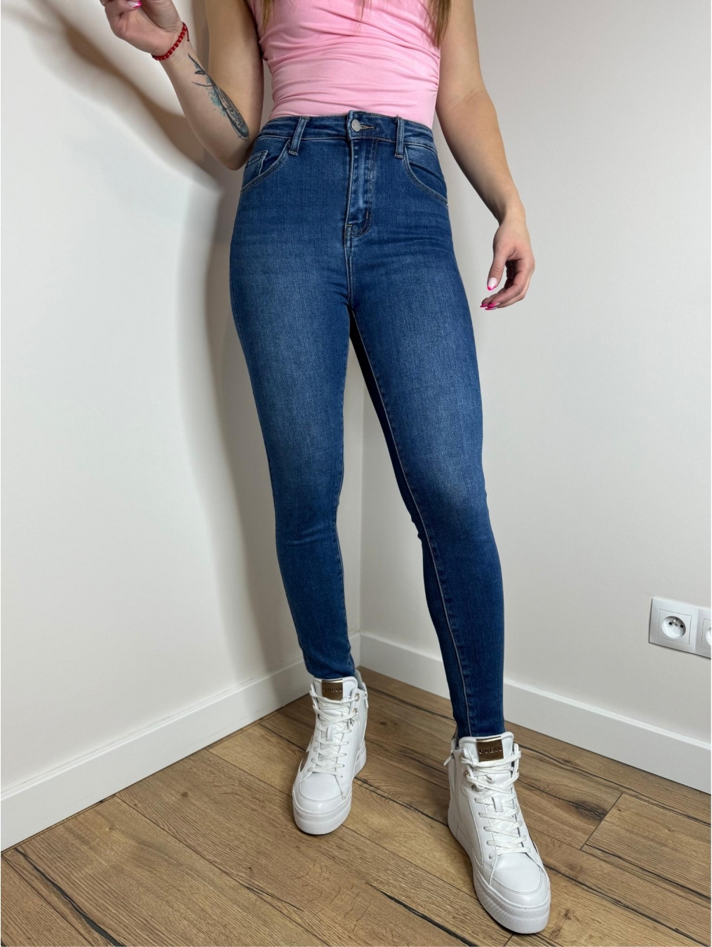 Wyszczuplające jeansy LX110