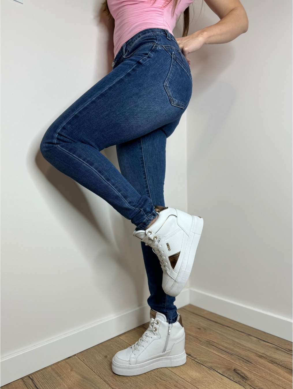 Klasyczne jeansy push-up LX128