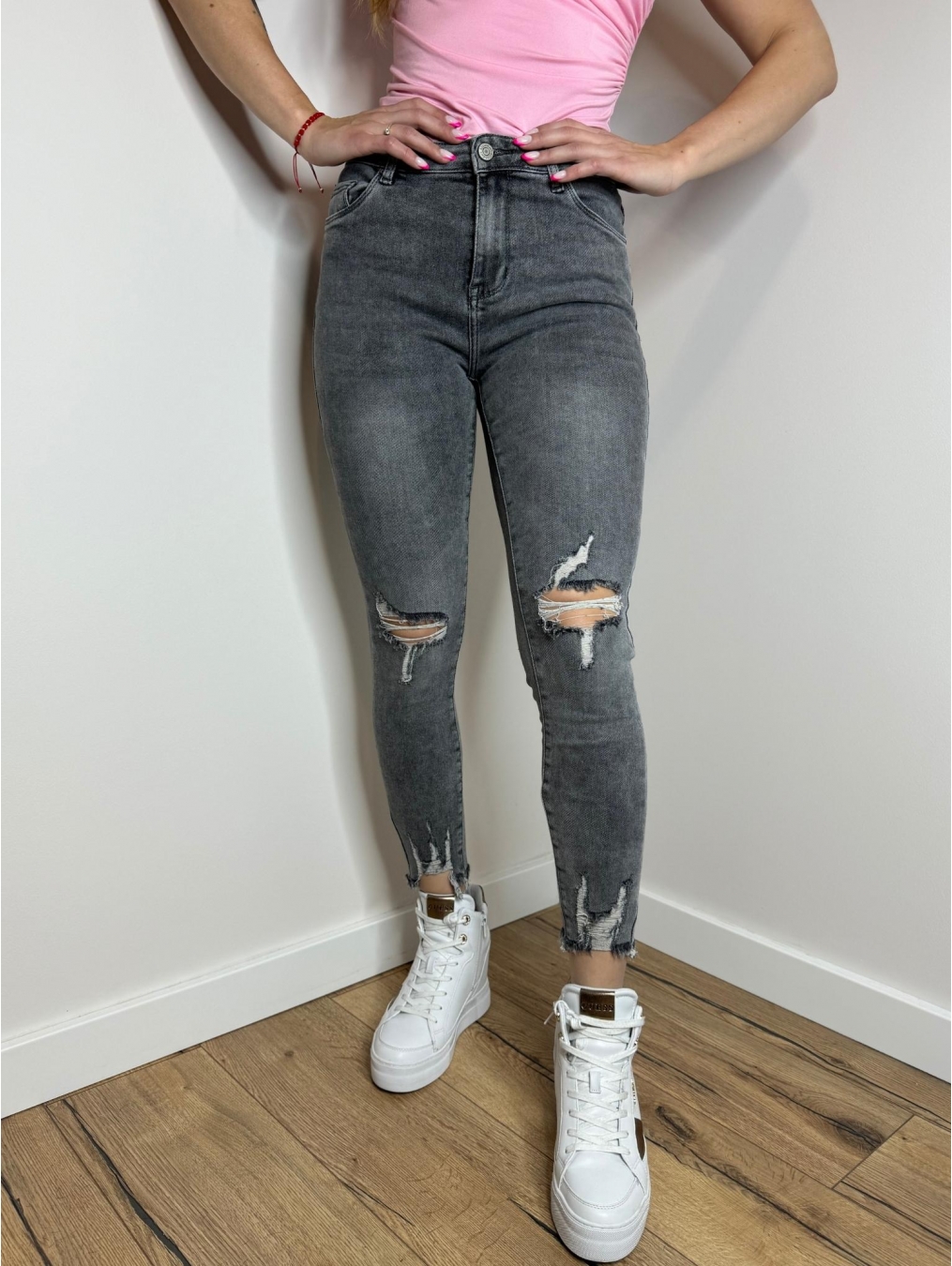 Modne jeansy z dziurami LX122