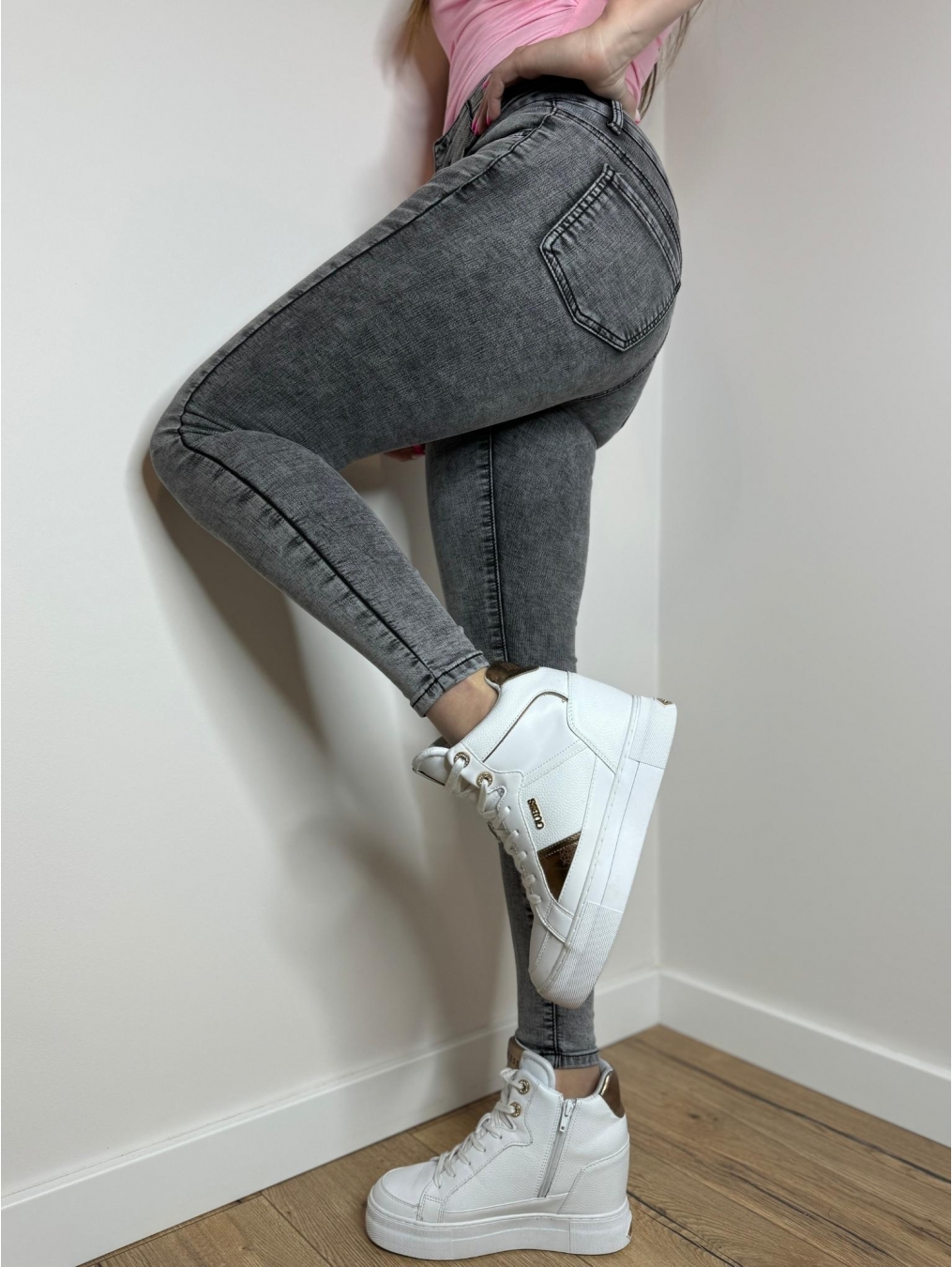 Jeansy z wysokim stanem LX108-S