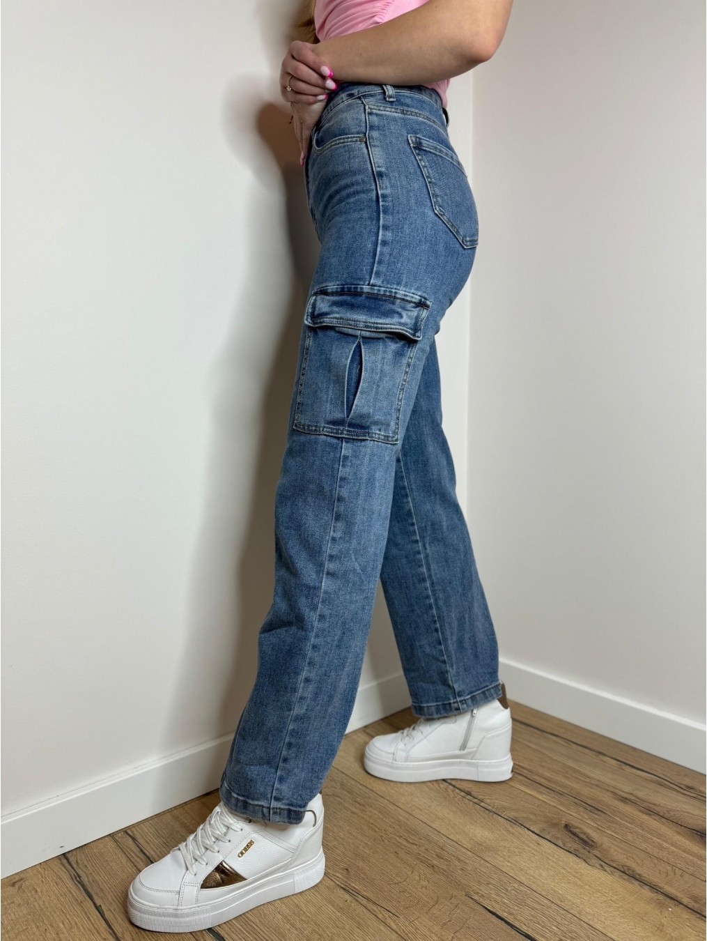 Jeansy z kieszonkami rozszerzane nogawki LX127