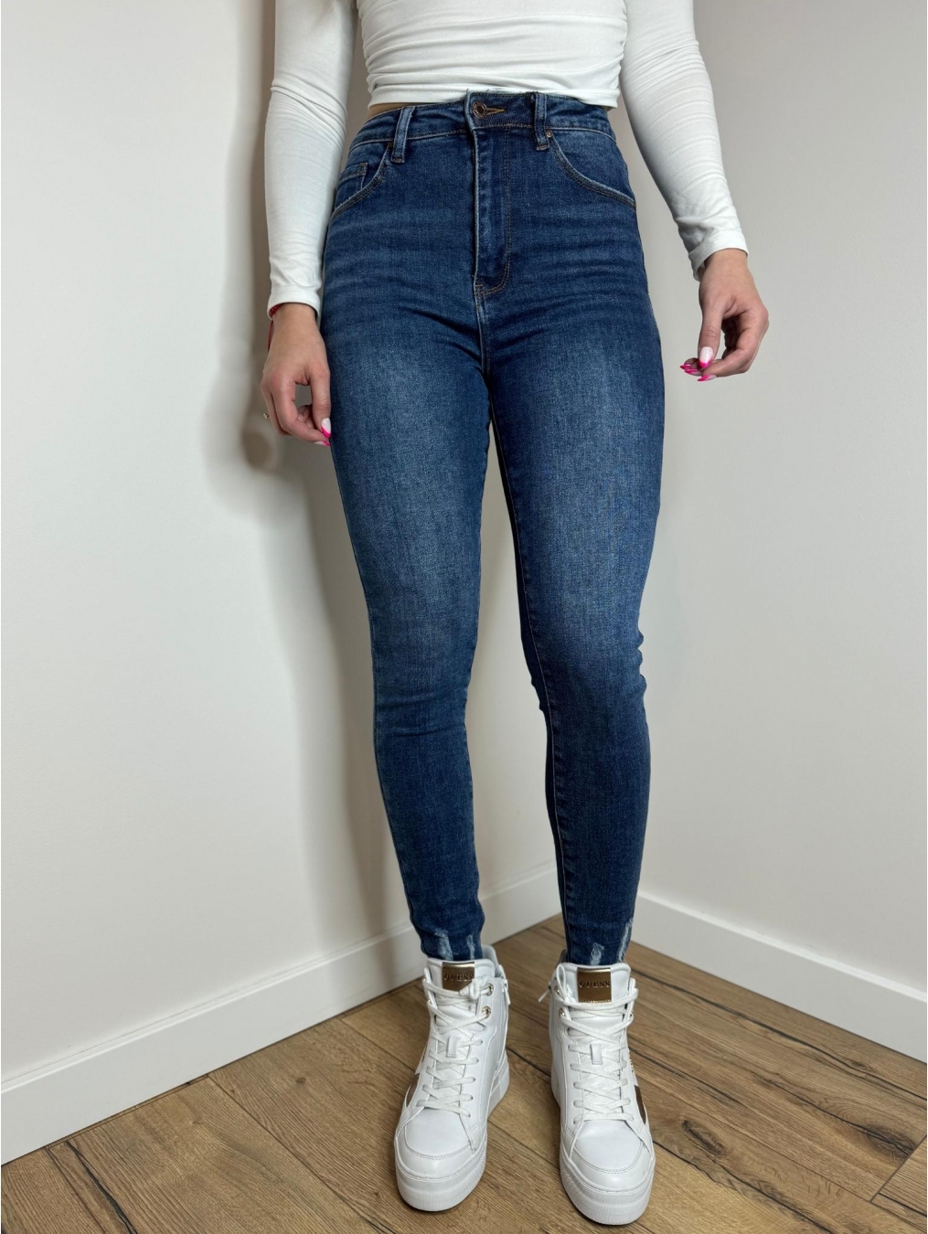 Jeansy z przetarciami wysoki stan LX164