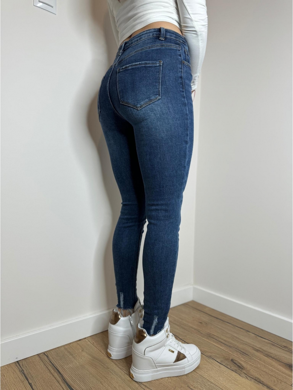 Jeansy z przetarciami wysoki stan LX164