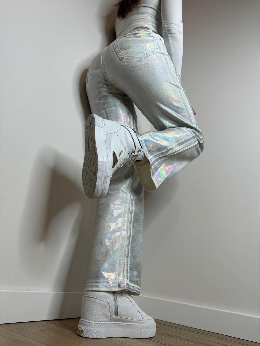 Srebrne spodnie z rozszerzaną nogawką LX145-S