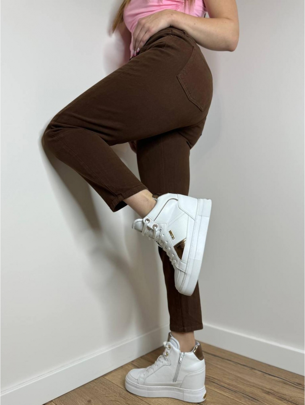 Modne spodnie typu mom fit LX112-B