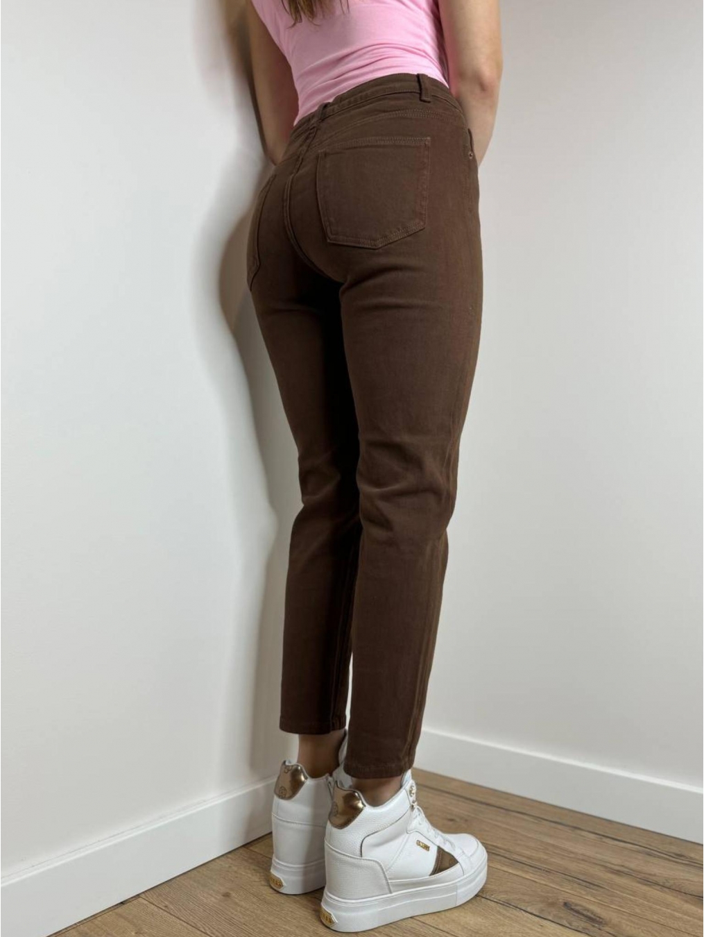 Modne spodnie typu mom fit LX112-B