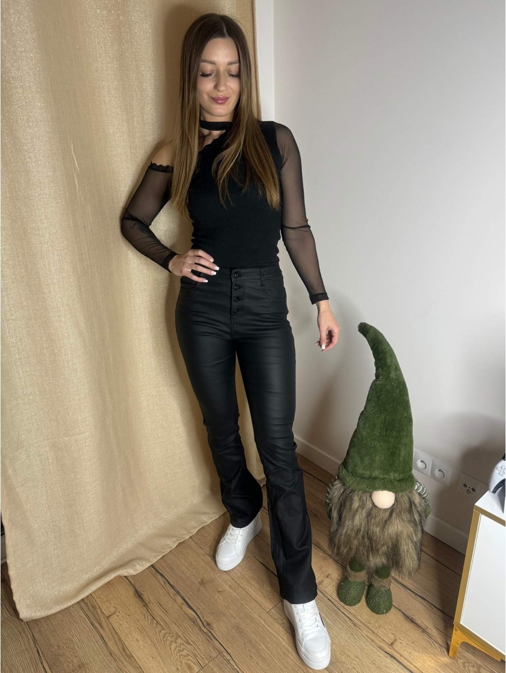 Spodnie z ekoskóry rozszerzana nogawka LX133