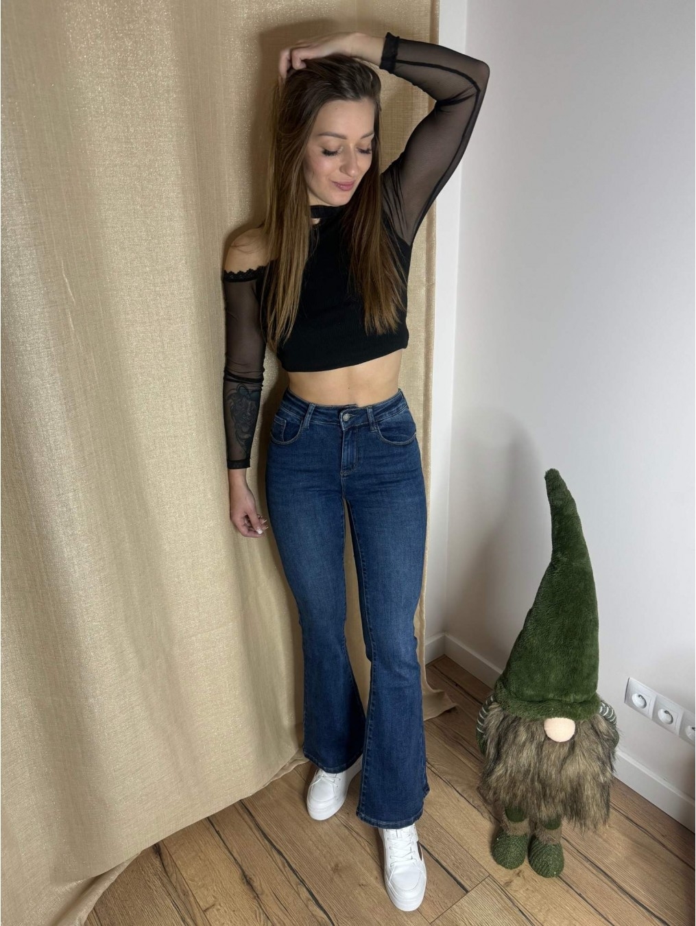 Jeansy push-up rozszerzana nogawka LX135-C